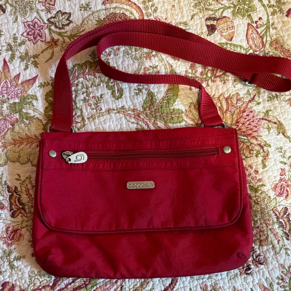 Red Baggallini slim crossbody bag